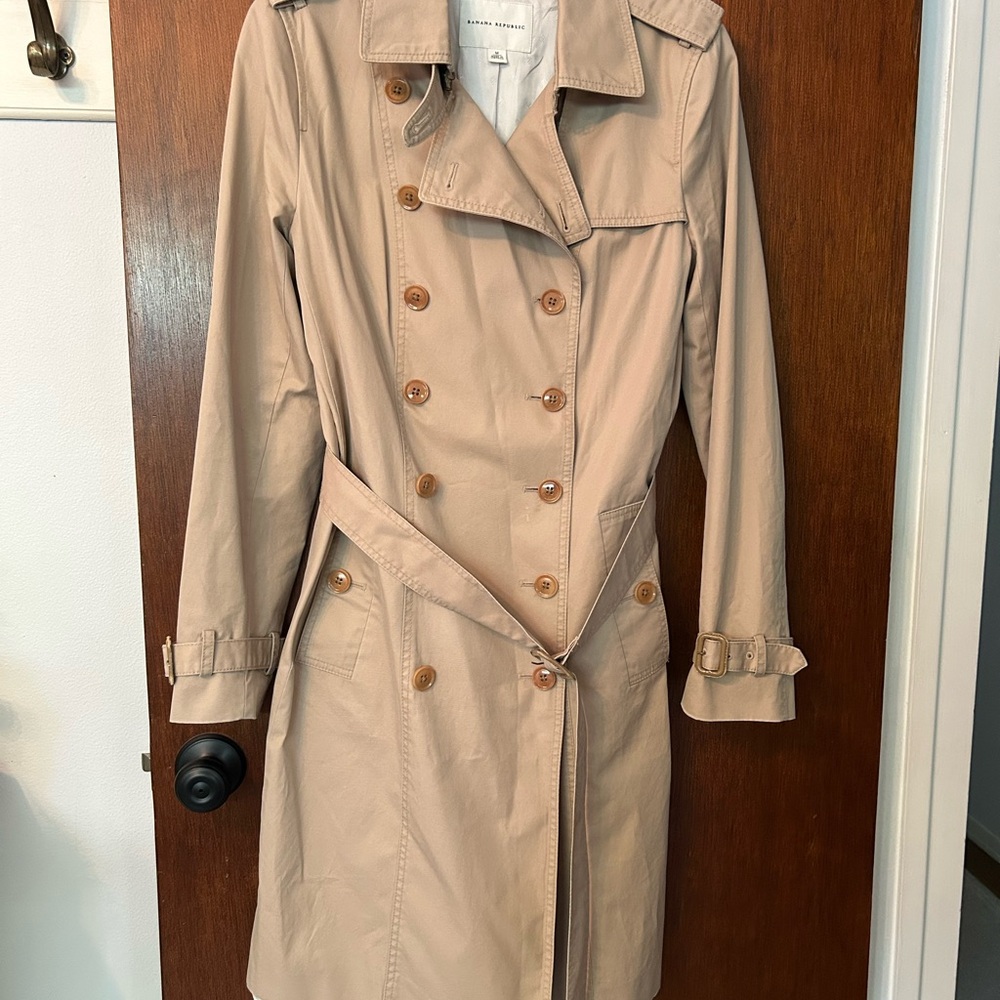 Banana Republic Women's Beige Trench Coat